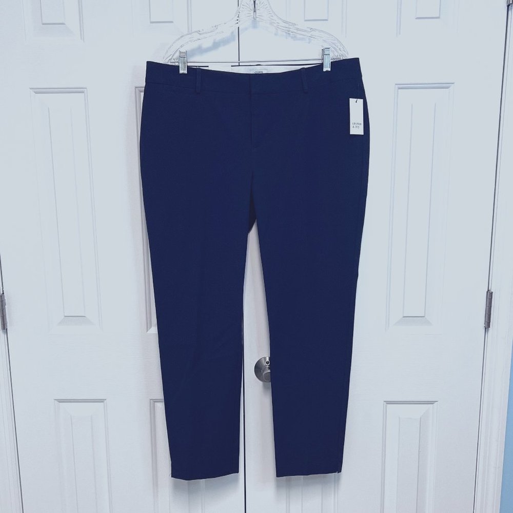 Women's NWT Crown & Ivy navy blue pant size 16